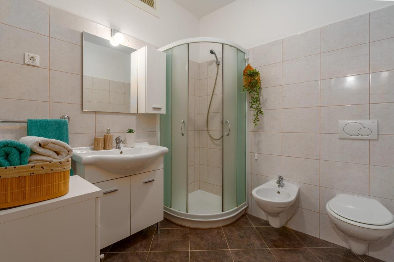 Studio Apartments Pinia-Marina ポレッチ エクステリア 写真