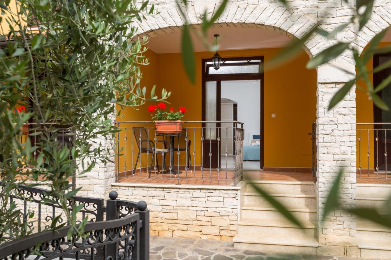 Studio Apartments Pinia-Marina ポレッチ エクステリア 写真