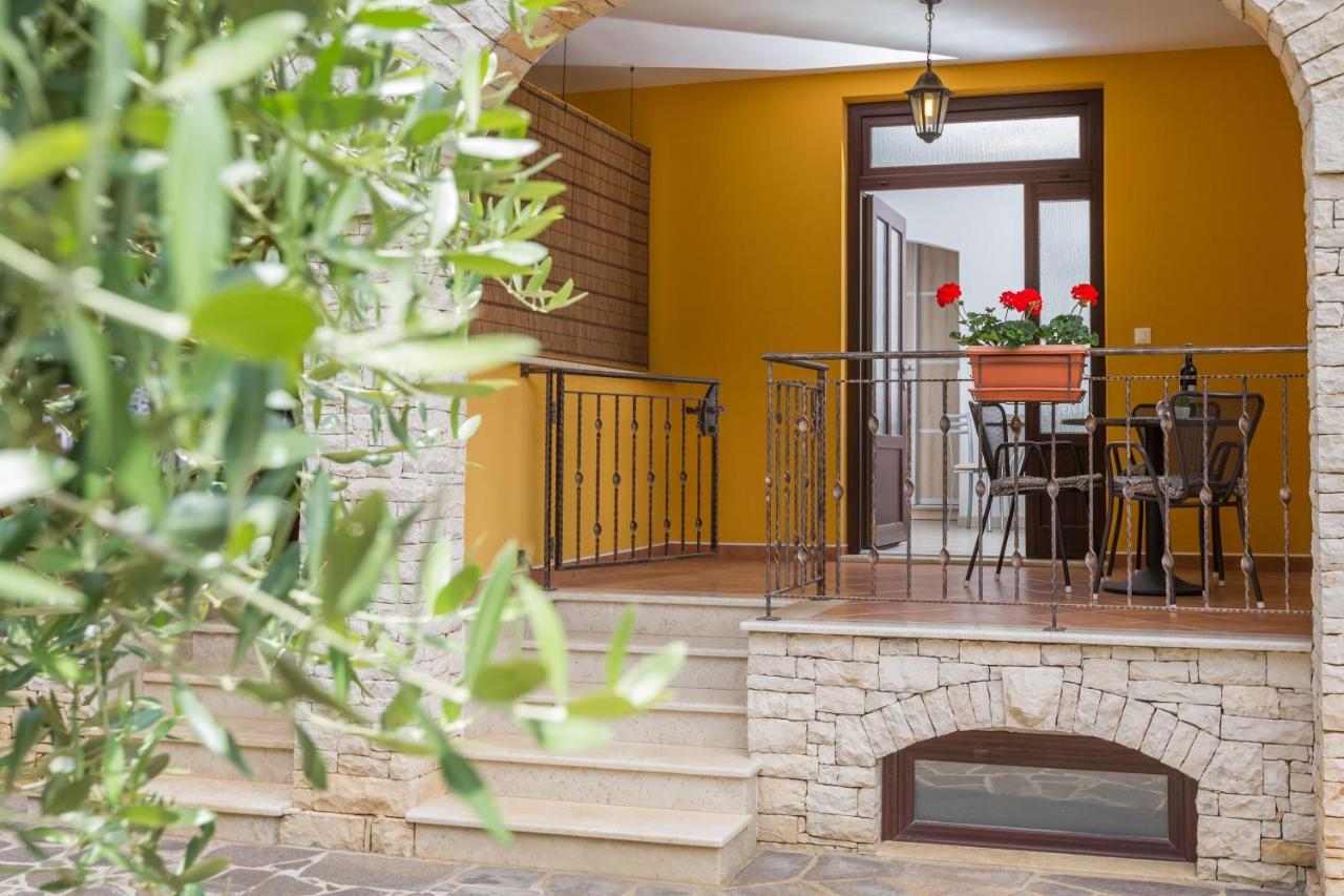 Studio Apartments Pinia-Marina ポレッチ エクステリア 写真