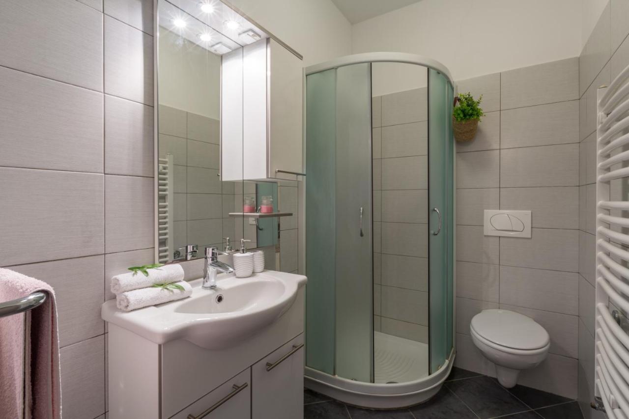 Studio Apartments Pinia-Marina ポレッチ エクステリア 写真