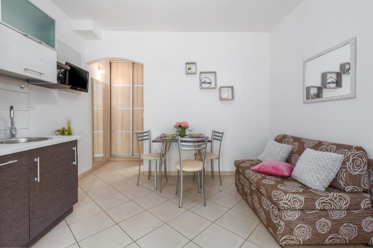 Studio Apartments Pinia-Marina ポレッチ エクステリア 写真