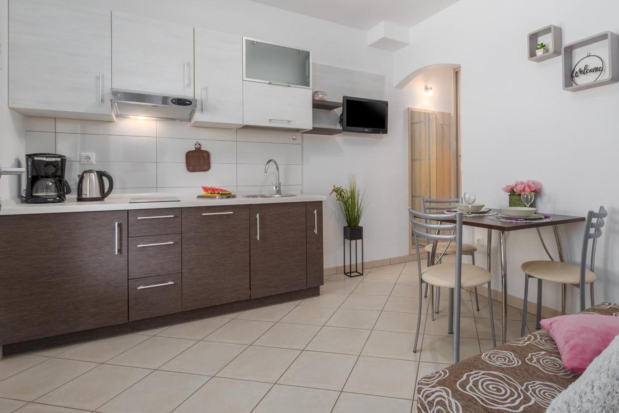 Studio Apartments Pinia-Marina ポレッチ エクステリア 写真
