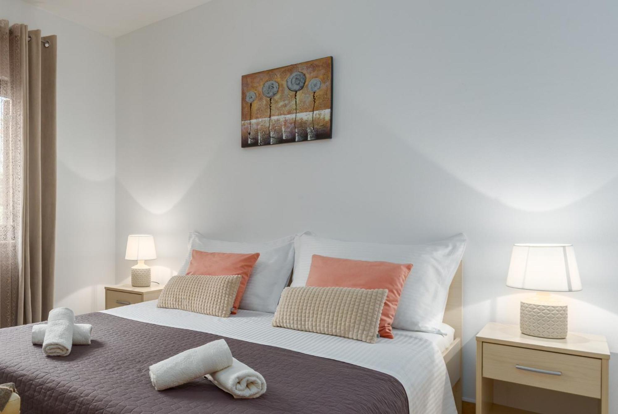 Studio Apartments Pinia-Marina ポレッチ エクステリア 写真