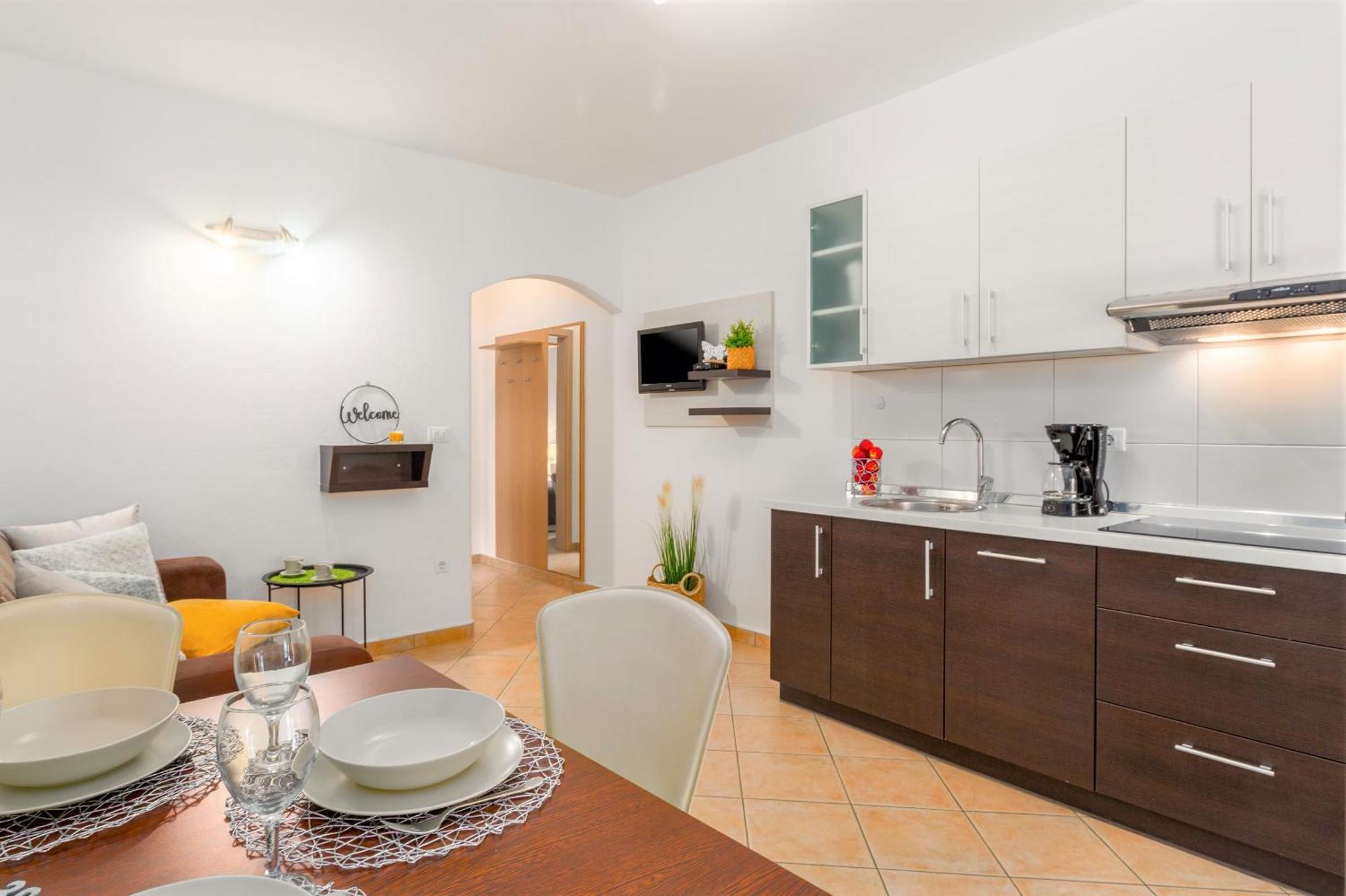 Studio Apartments Pinia-Marina ポレッチ エクステリア 写真