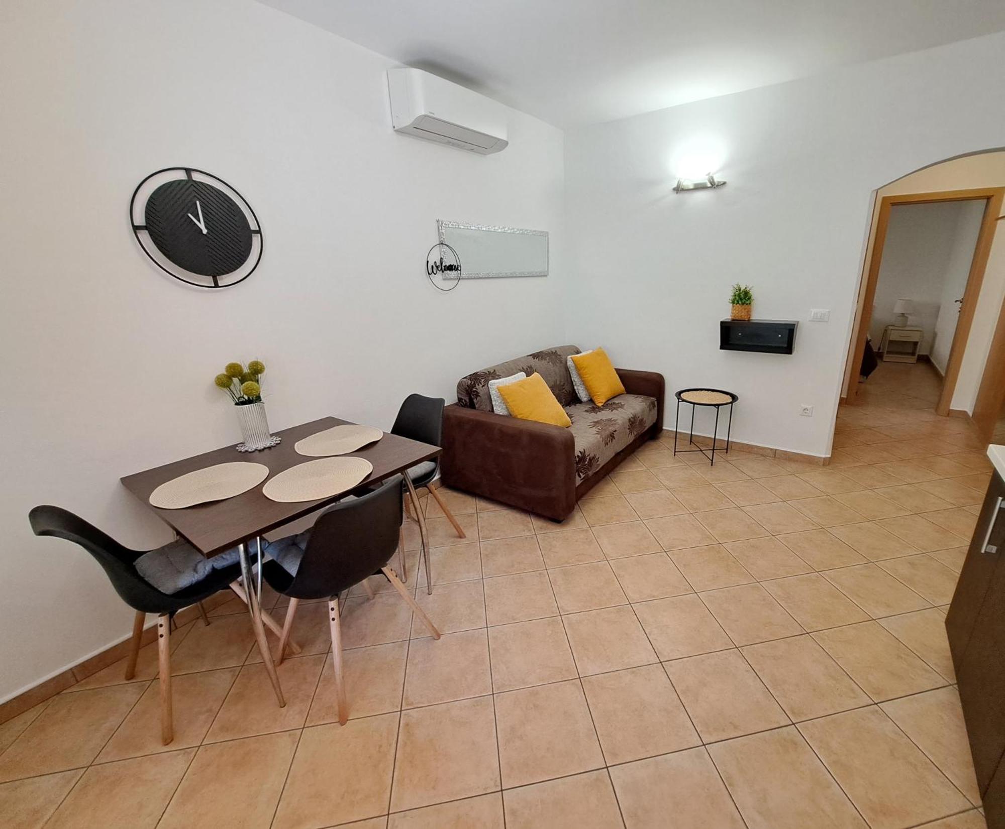 Studio Apartments Pinia-Marina ポレッチ エクステリア 写真